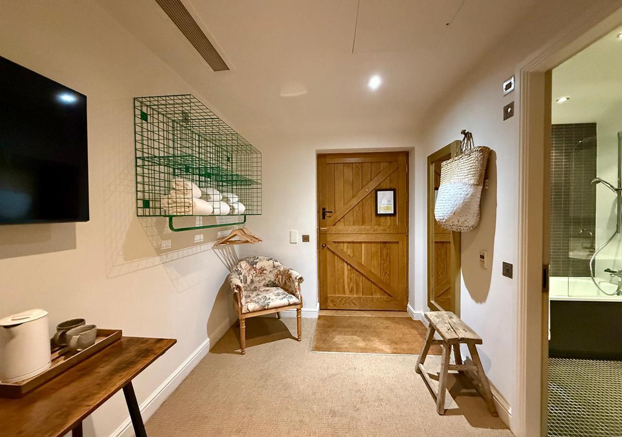The Ridings At Theobalds Park Hotell Goff's Oak Exteriör bild
