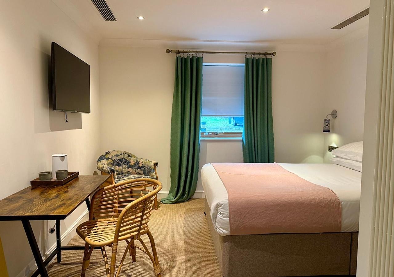 The Ridings At Theobalds Park Hotell Goff's Oak Exteriör bild