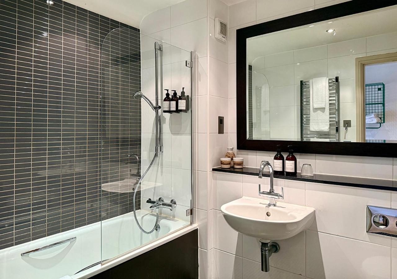 The Ridings At Theobalds Park Hotell Goff's Oak Exteriör bild